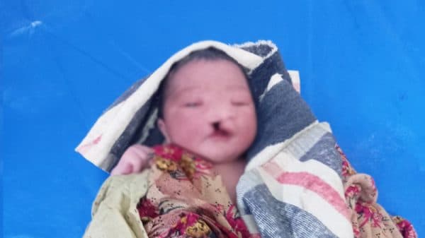 মসজিদের জুতার বক্স থেকে নবজাতক উদ্ধার