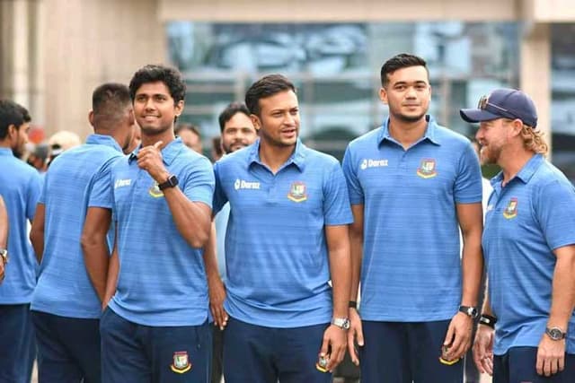 বিশ্বকাপ মহাযজ্ঞে অংশ নিতে দেশ ছাড়ল টাইগাররা