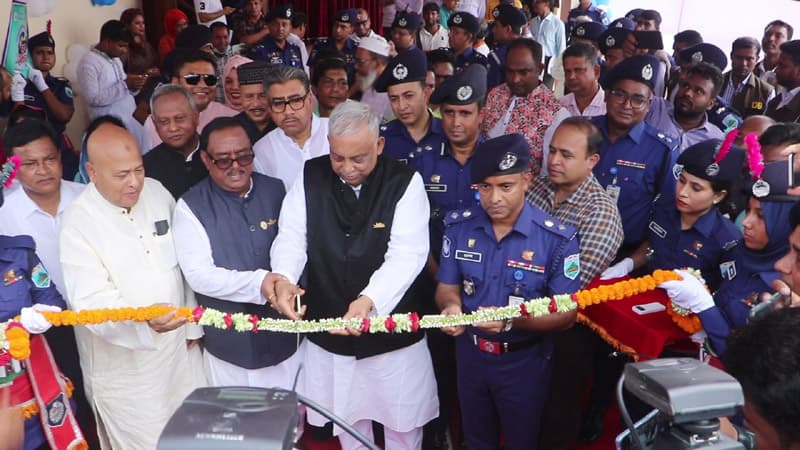 ভিসা নীতি আমেরিকার নিজস্ব ব্যাপার: নওগাঁয় স্বরাষ্ট্রমন্ত্রী