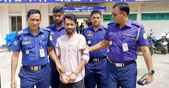 প্রধানমন্ত্রীকে নিয়ে ফেসবুকে কটূক্তি, গ্রেফতার ছাত্রদল নেতা