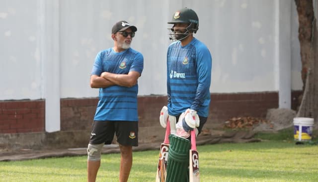 হাথুরুকে অব্যাহতি দিয়ে তামিমকে দলে নিতে লিগ্যাল নোটিশ