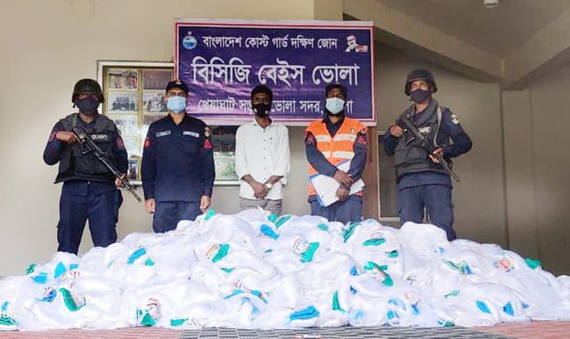 মেহেন্দিগঞ্জে ৫০ লাখ মিটার কারেন্ট জাল জব্দ