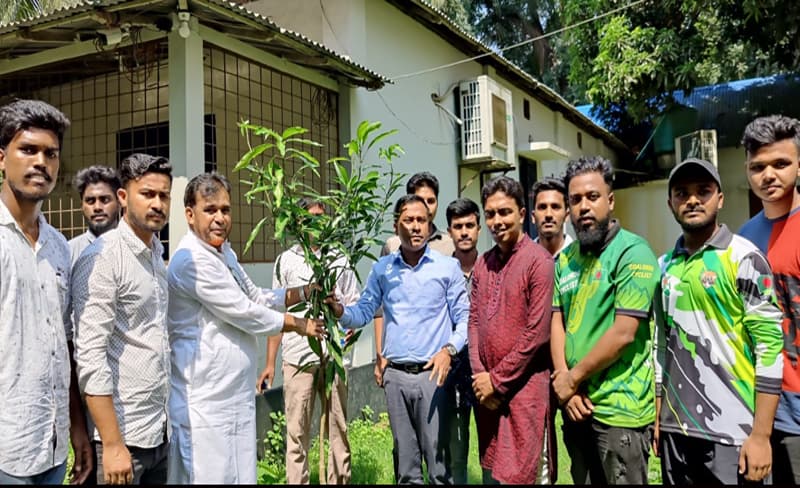 প্রধানমন্ত্রীর জন্মদিন উপলক্ষে গোয়ালন্দ পৌর ছাত্রলীগের বৃক্ষরোপণ কর্মসূচি