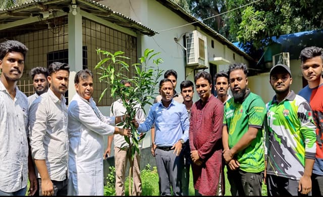 প্রধানমন্ত্রীর জন্মদিন উপলক্ষে গোয়ালন্দ পৌর ছাত্রলীগের বৃক্ষরোপণ কর্মসূচি