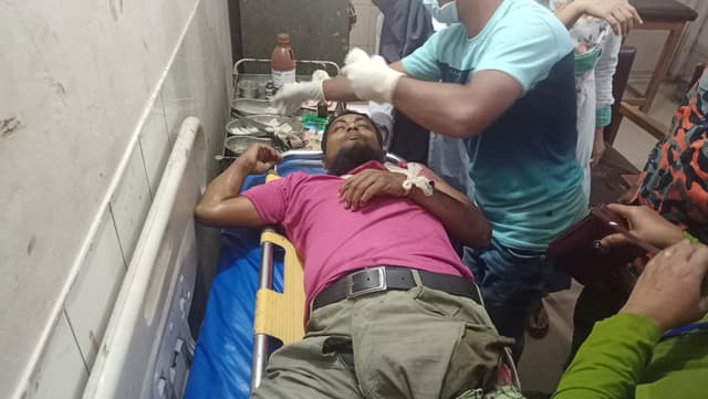 গোয়ালন্দে কাভার্ড ভ্যানের চাকায় মোটসাইকেল আরোহী নিহত