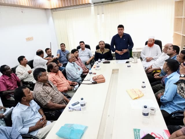 দূর্গাপুজা উপলক্ষে হিন্দু সম্প্রদায়ের সাথে মেয়রের মতবিনিময়