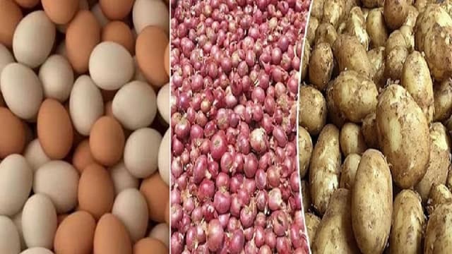 সেই বাড়তি দামেই বিক্রি হচ্ছে ডিম-আলু-পেঁয়াজ