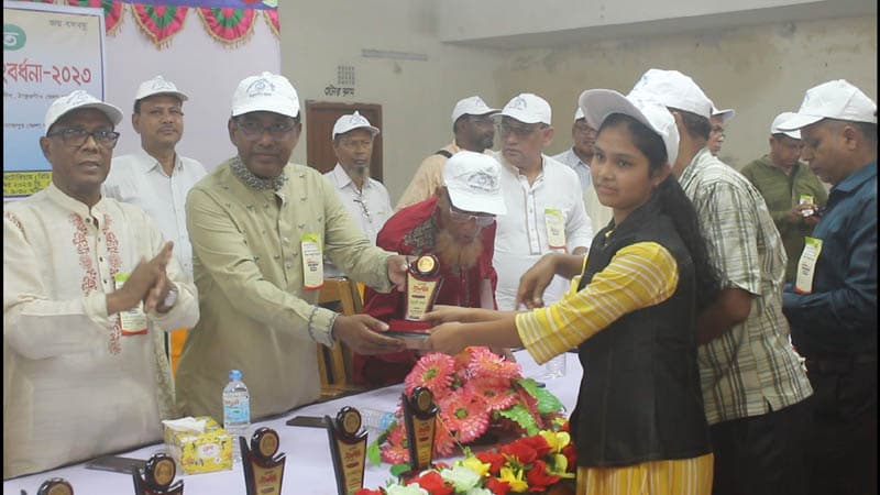 মাধ্যমিক শিক্ষাকে জাতীয়করনের দাবী ঠাকুরগাঁওয়ে শিক্ষক-কর্মচারীদের