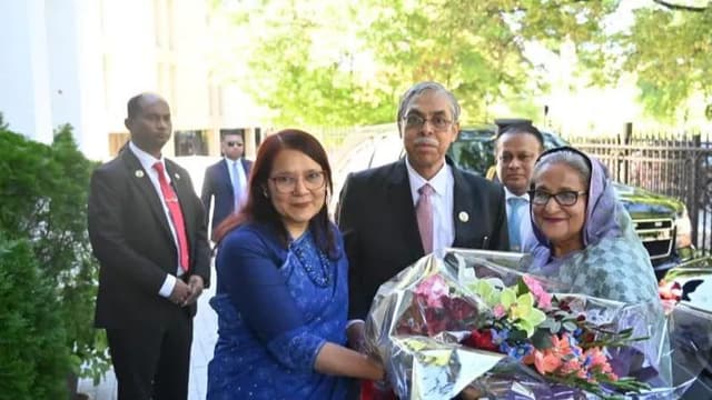 দেশের ভাবমূর্তি আরও জোরদারে কাজ করুন: প্রধানমন্ত্রী