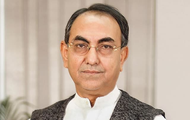 আ.লীগকে ক্ষমতায় রেখে বিএনপি নির্বাচনে যাবে না: মির্জা আব্বাস