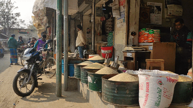 হিলি স্থলবন্দরের খুচরা বাজারে কমেছে সব চালের দাম