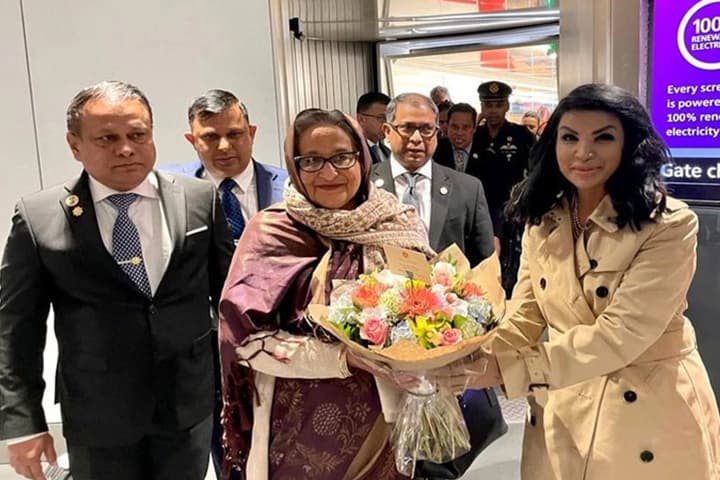 লন্ডন পৌঁছেছেন প্রধানমন্ত্রী