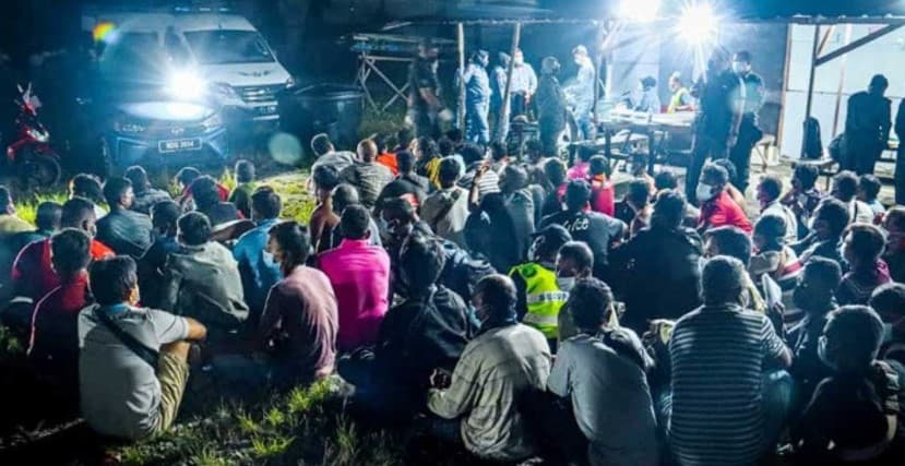 মালয়েশিয়ায় গভীর রাতে অভিযানে ৯৫ বাংলাদেশিসহ আটক তিন শতাধিক