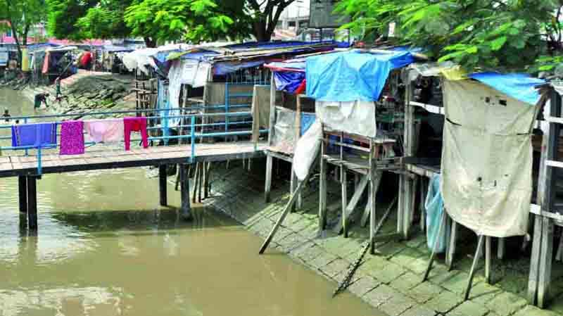 বরিশালে থামছেনা কীর্তনখোলা নদী দখল