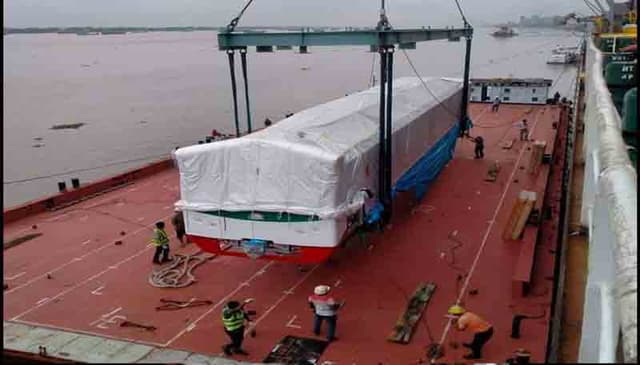 মোংলা বন্দরে পৌঁছাল মেট্রোরেলের দ্বাদশ চালান