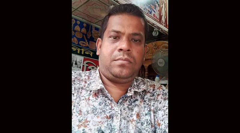ডেঙ্গুর কাছে হেরে গেলেন পাথরঘাটার স্বর্নশিল্পি গৌতম কর্মকার