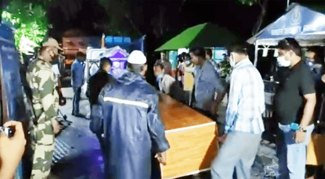 হিলি স্থলবন্দরে মৃত ভারতীয় ট্রাক চালকের লাশ হন্তান্তর