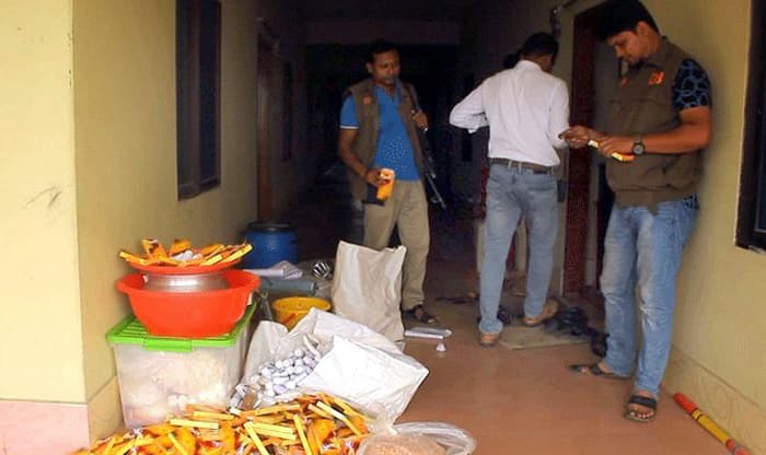 আবাসিক ভবনে যৌন উত্তেজক ওষুধ কারখানা !