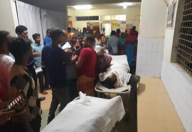 বিরামপুরে বাস মোটরসাইকেল মুখোমুখি সংঘর্ষে নিহত ২