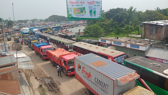 দৌলতদিয়া ফেরিঘাটে আজও যানবাহনের দীর্ঘ সারি