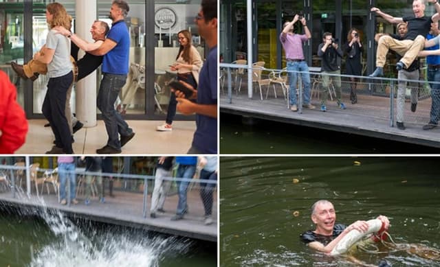 পেবোকে পুকুরে ফেলে নোবেল জয়ের আনন্দ