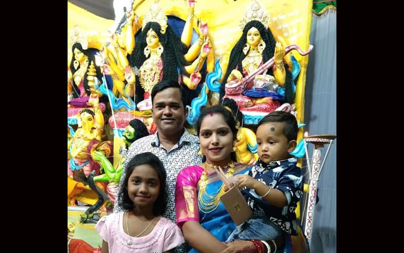 আত্রাইয়ে মন্ডপে মন্ডপে বিদায়ের সুর