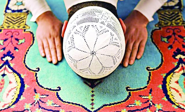 ঘরে যে নামাজ পড়তে বলেছেন নবিজি (সা.)