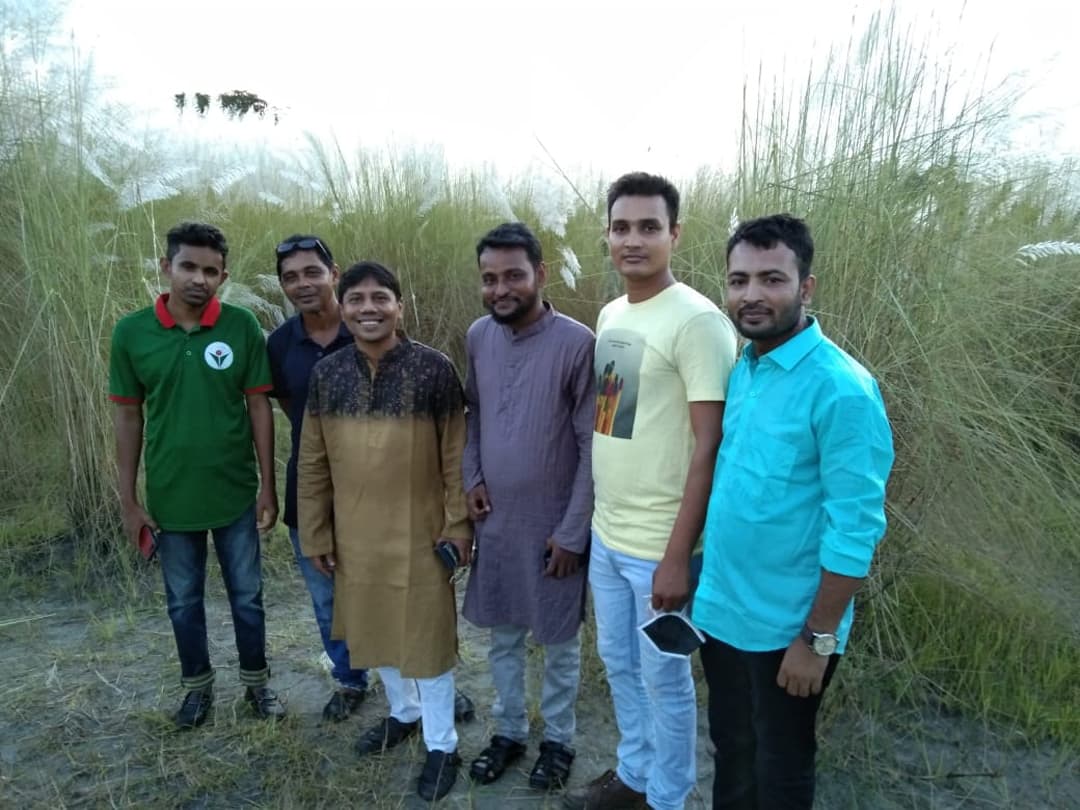 বরিশালে কাশবন দেখতে দর্শনার্থীদের ভিড়