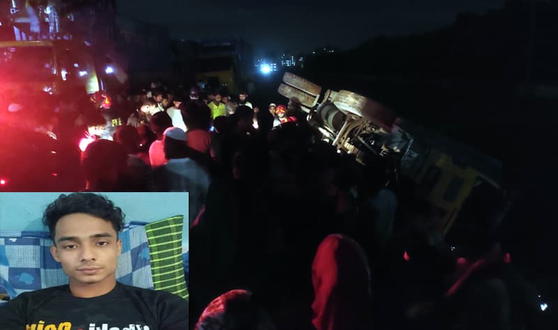 আশুলিয়ায় কাভার্ডভ্যান খাদে পড়ে চালক নিহত