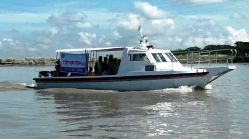 মা ইলিশ রক্ষায় বরিশালের নদ-নদীতে অভিযান, দুশ্চিন্তায় অনিবন্ধিত জেলেরা