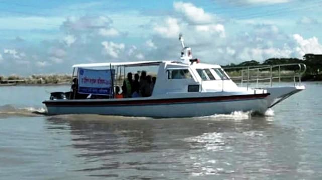 মা ইলিশ রক্ষায় বরিশালের নদ-নদীতে অভিযান, দুশ্চিন্তায় অনিবন্ধিত জেলেরা