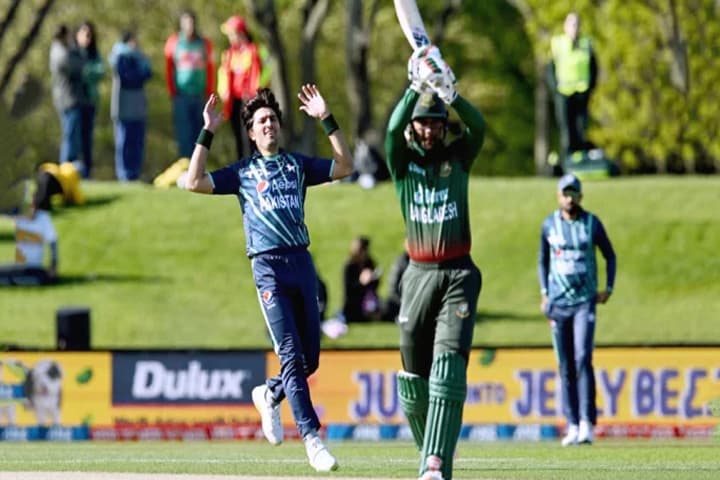 পাকিস্তানের কাছে ২১ রানের হারে শুরু ‘বাংলাওয়াশ’ সিরিজ