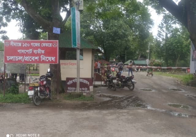 দুর্গাপূজা উপলক্ষে হিলি স্থলবন্দরে আমদানি রফতানি ৬ দিন বন্ধ থাকবে