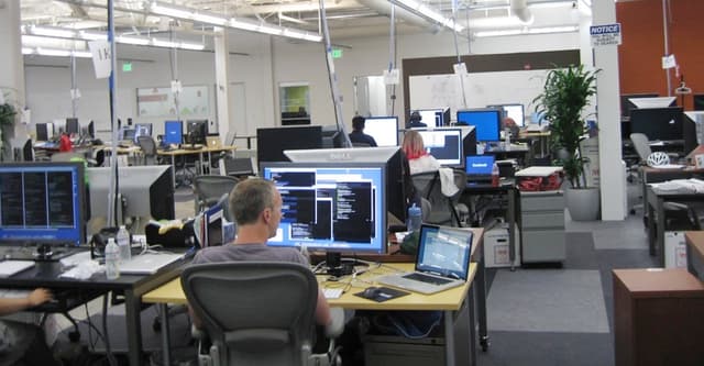 ১০ লাখ ফেসবুক ব্যবহারকারীর গুরুত্বপূর্ণ তথ্য চুরির আশঙ্কা