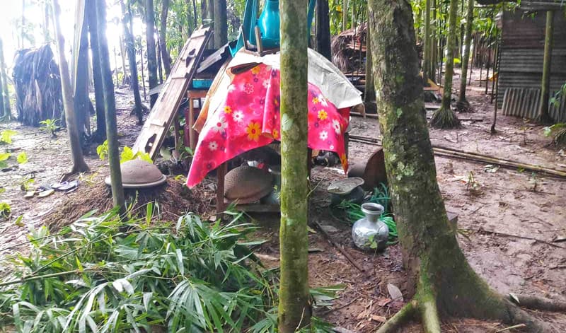 সুগন্ধা কেড়ে নিল বিধবা আকলিমার শেষ সম্বল, খোলা আকাশের নিচে বসবাস