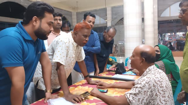 পাঁচবিবিতে শারদীয় দুর্গোৎসবে বিএনপির নেতাকর্মীদের পরিদর্শন