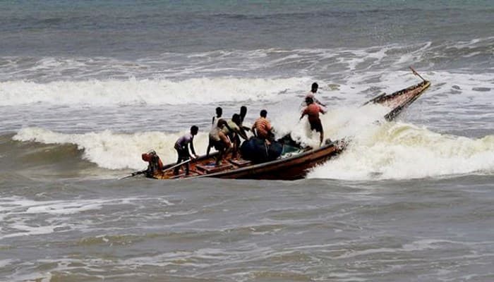 গাবতলীতে ট্রলারডুবি, ৭ জন নিখোঁজ