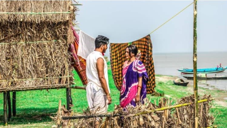 যেখানে প্রশংসায় ভাসছে ‘পদ্মাপুরাণ’