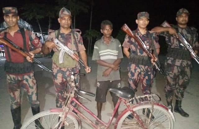 ভূরুঙ্গামারীতে অবৈধ অনুপ্রবেশের দায়ে ভারতীয় কিশোর আটক