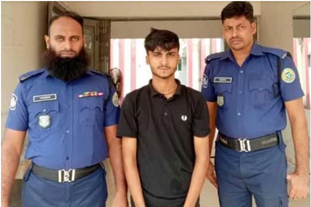 আগৈলঝাড়ায় গাঁজাসহ ব্যবসায়ি গ্রেফতার