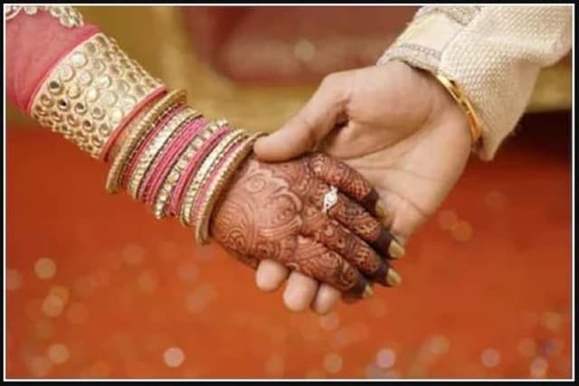 প্রিয়ার বিয়ের অনুষ্ঠানে গিয়ে প্রেমিকের বিষপান