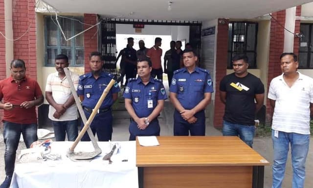 হরিনাকুন্ডুর চাঞ্চল্যকর হত্যা মামলার প্রধান আসামী গ্রেফতার