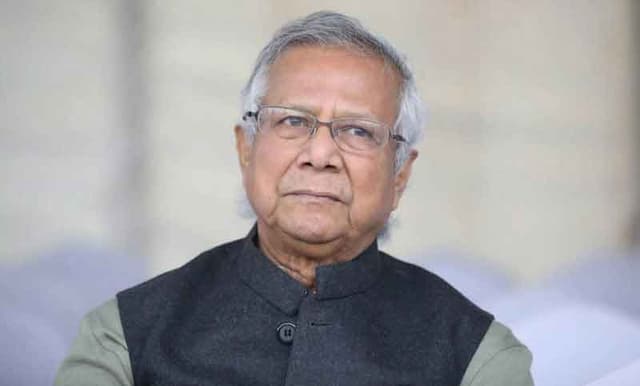 আত্মসমর্পণ করে জামিন পেলেন ড. ইউনূস