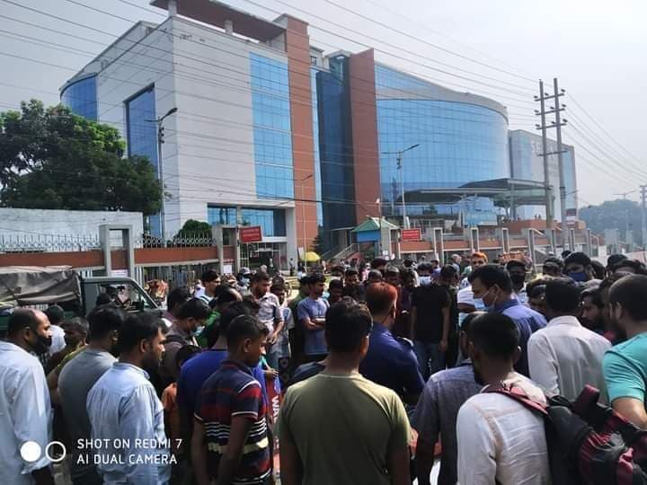 আশুলিয়ায় বাসচাপায় নারী পোশাক শ্রমিকের মৃত্যু