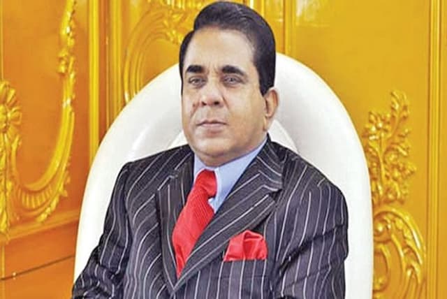 স্ত্রী ও ছেলেসহ ডিবি কার্যালয়ে মুসা বিন শমসের