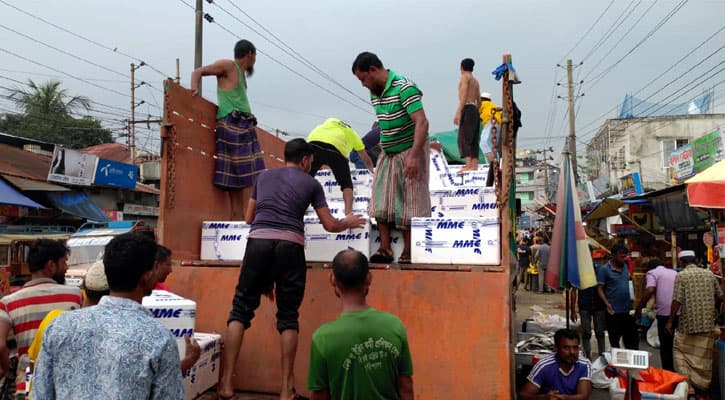 নিষেধাজ্ঞা শুরুর আগে ভারতে গেল বরিশালের ইলিশ