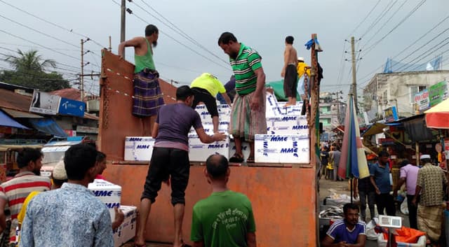 নিষেধাজ্ঞা শুরুর আগে ভারতে গেল বরিশালের ইলিশ