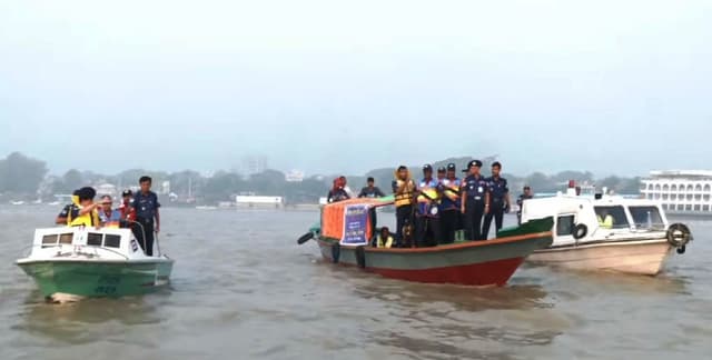 বরিশালে মা ইলিশ রক্ষায় অভিযান শুরু