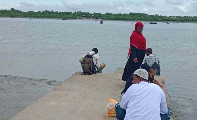 নাকনা-দশহালিয়া খেয়াঘাটে অতিরিক্ত অর্থ আদায় ! অসহায় যাত্রী সাধারণ