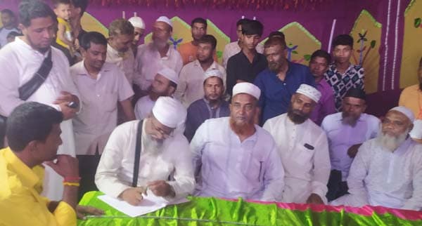 হাকিমপুরে পূজা মন্ডব পরিদর্শনে জেলা জামায়াতের আমীর